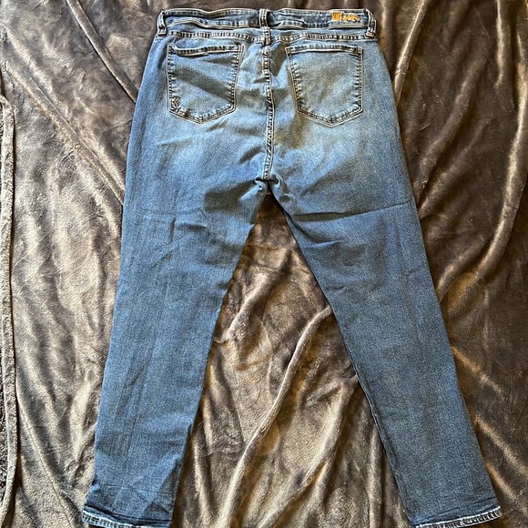 Lightly worn straight leg jeans - Picture 2 of 2